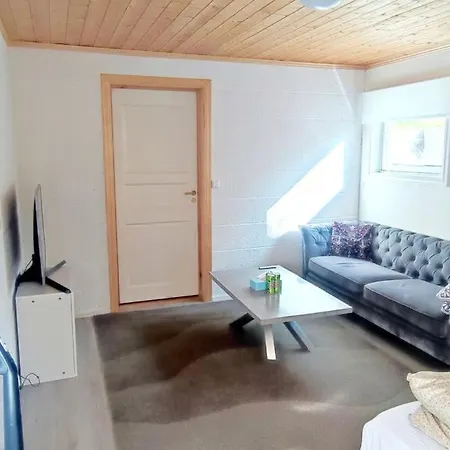 Lägenhet Flott I Underetasjen *